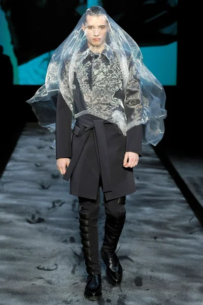Look 26